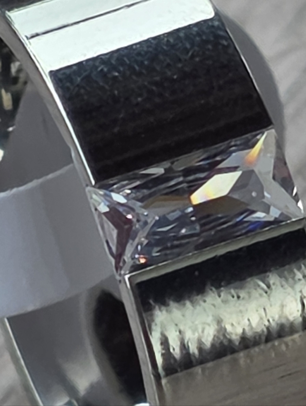 New Stainless Steel Ring With Cubic Zirconia Stone (Size 11) Unisex - Picture 6 of 6